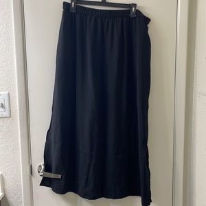 Black maxi side slits skirt